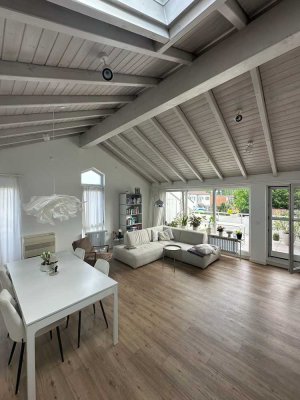 Stilvolle 3-Raum-Penthouse-Wohnung mit gehobener Innenausstattung mit EBK und 2 Balkonen, Bietighei