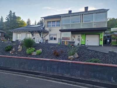 Ihr Zuhause mit Perspektive – zwei Häuser, viele Möglichkeiten!