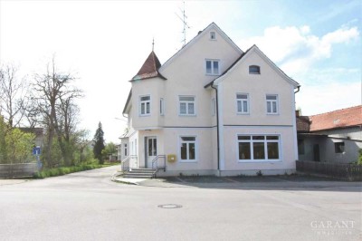 Variabeles, markantes Wohn- und Geschäftshaus in Langenpreising zu verkaufen!