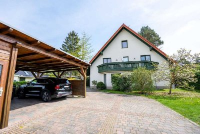 Für Familien & Generationen: Großzügiges Zweifamilienhaus mit Gartenidylle in Eggersdorf