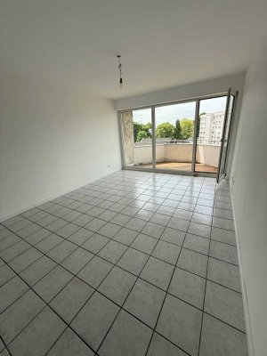 Erstbezug nach Sanierung mit Balkon: schöne 2-Zimmer-Wohnung in Leverkusen