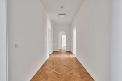 Toplage am Philosophenplatz - Stilvolle 4 ZKB mit EBK, 3 Balkonen und Garage!