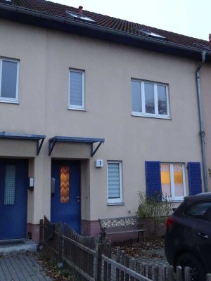 Schickes RMH bezugsfrei ab 01.08.2025 in ruhiger kinderfreundlicher Lage