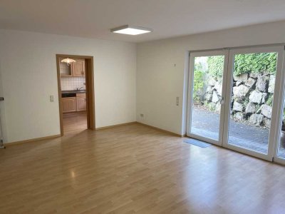 Barrierefreie 3-Zi.-Terrassenwohnung in Neunkirchen-Hohn – Südlage, Gäste-WC, Stellplatz