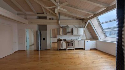 4 Zimmer * DG Wohnung * WG geeignet * Isarvorstadt Auf 108qm ab 01.10.