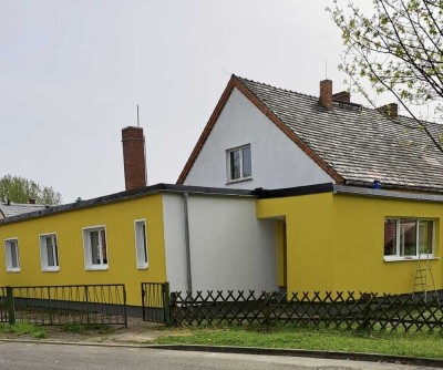 Zwei Häuser EIN PREIS! Werkstatt & Garagen. Berlin 52 Min. Eines schnell bezugsfertig.