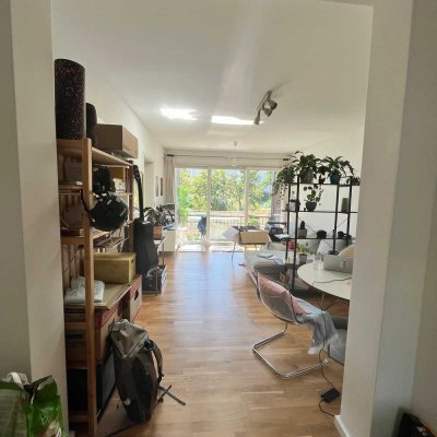 Helle 2-Zimmer Wohnung mit Balkon im 1. OG in Berlin-Charlottenburg