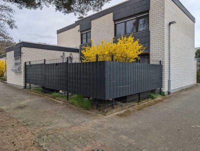 CYRIL HEYNE REAL ESTATE präsentiert: Modernes Mehrfamilienhaus mit 5 separaten Wohnungen