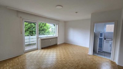Tolle,helle 2 Zimmer-Wohnung mit Balkon und Parkettboden