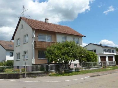 Ein-/Zweifamilienhaus mit Ausbaumöglichkeit, schöner Garten mit Gartenhaus, Doppel-Garage