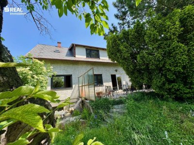 Einfamilienhaus mit herrlichen Altbaumbestand