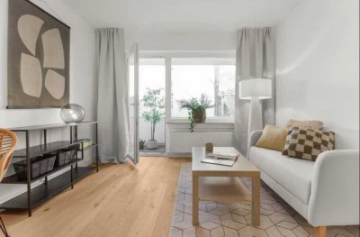 Hochwertig möblierte 1-Zimmer-Wohnung mit Balkon – Toplage am Karolingerplatz, Düsseldorf-Unterbilk