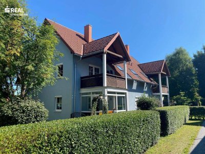 Feldkirchen: Helle 3-Zimmer-Wohnung mit großer Loggia und Carport