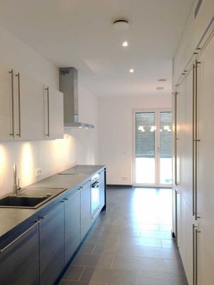 Stilvolle 3,5-Zimmer-Wohnung mit Einbauküche in Düsseldorf, Flehe