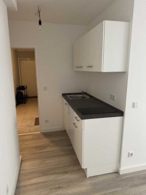 Frisch saniertes Apartment im Herzen Bonns – Komfortables Wohnen nahe des Rheins