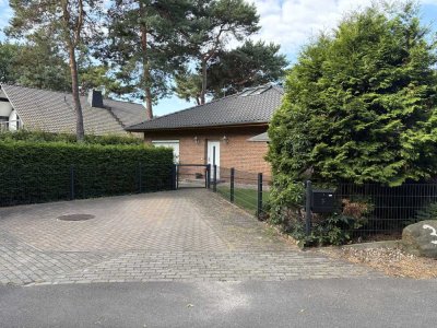 Günstiges, modernisiertes 2,5-Raum-Reihenendhaus mit geh. Innenausstattung und EBK in Hoppegarten