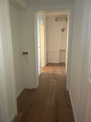 Schöne und vollständig renovierte 4-Zimmer-Wohnung in Wiesbaden