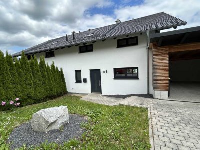 Moderne Doppelhaushälfte mit Einliegerwohnung