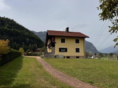 Großzügiges Wohnhaus mit großem Garten zu verkaufen! Zweitwohnsitz möglich!Oberkärnten - 20km von Lienz entfernt!
