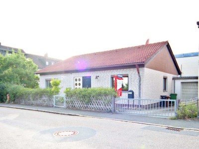 Freistehendes Einfamilienhaus in Feucht – gepflegt, modernisiert und mit Garten
