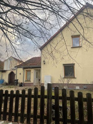 Besichtigung Mittwoch 17:30-  Teil-saniertes-spar-Schnäppchen -moderne Fernheizung , elektro Rollos,