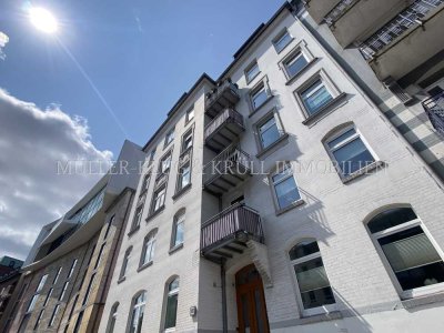 Helle 2 Zi.-ETW mit S/W-Balkon in Winterhude