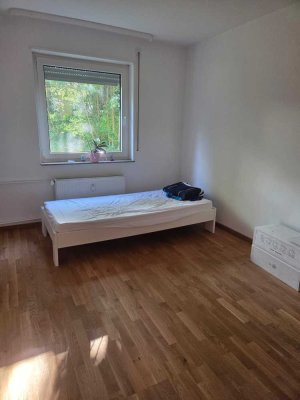 Helle 4-Zimmer Erdgeschosswohnung mit Balkon in Backnang