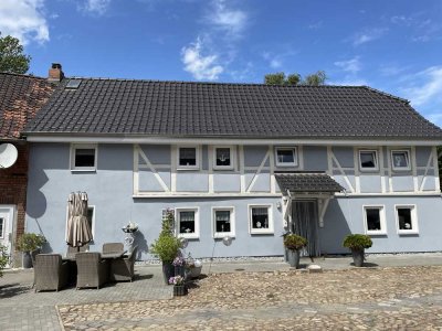 Ehemalige Hofanlage mit sanierten Wohnhaus, gut geeignet für Pferdehaltung