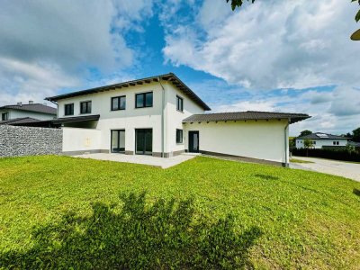 Moderne Doppelhaushälfte (EEK A+) auf sonnigem Grundstück in schönem Wohngebiet!