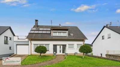 REHLINGEN:
WOHNHAUS / 267 M² WOHNFLÄCHE  / GARAGE / CARPORT / WEITBLICK!