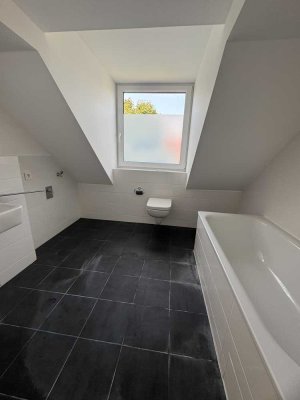 Gemütliche 3 Zimmer-Dachgeschoß-Wohnung mit Küche sucht Sie!