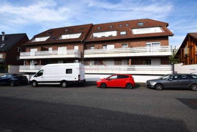 *Einziehen & Wohlfühlen: Traumhafte Dachgeschosswohnung mit Einbauküche, zwei Balkonen & Stellplatz*