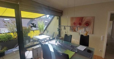 Sonniges 3,5 (+1) Zimmer-Dachgeschoss-Juwel mit 2 Balkonen & TG-Platz in begehrter Lage von Sulzbach