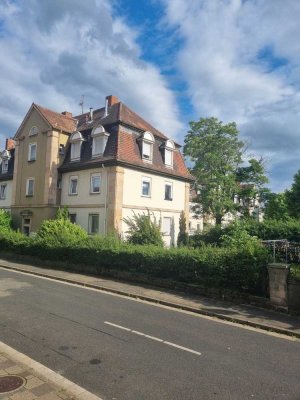 Modernisierte Wohnung mit drei Zimmern und EBK in Neustadt an der Weinstraße