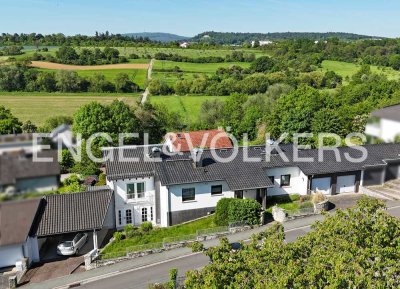 Traumhaftes Naturpanorama und vielseitige Wohnmöglichkeiten – ein Haus,                          ...