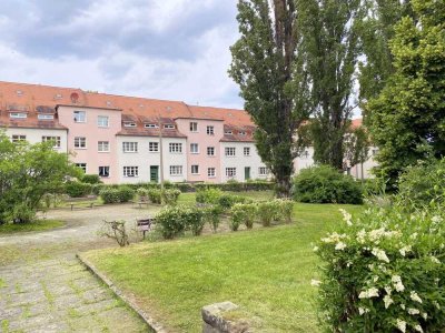 Bezugsfreie sanierungsbedürftige 2-Raumwohnung mit Potenzial – schön wohnen am Dohnaer Platz!