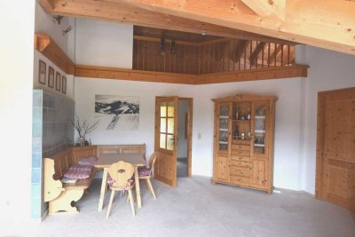 Traumhaft schöne möbl. 3 Zimmer DG Wohnung / FEWO ca. 90qm ruhig in Oberstaufen-Salmas für 1-2 Pers