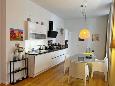 Historische Eleganz trifft urbanen Lifestyle – Exklusiv sanierter Altbau in der Südstadt!