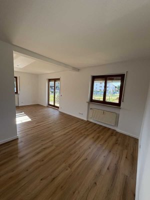 Erstbezug nach Sanierung mit EBK: stilvolle 2-Zimmer-Wohnung in Holzkirchen