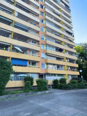 Schöne 3-Zimmer-Wohnung mit Tiefgaragenstellplatz und Einbauküche