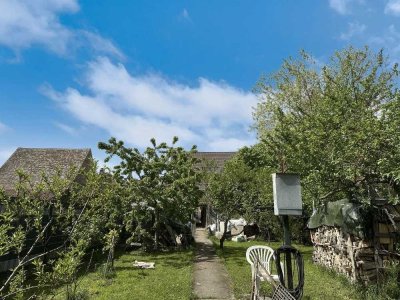 Teilmodernisiertes Wohnhaus mit Ausbaupotential, Scheune, Kaminofen und großem Gartengrundstück