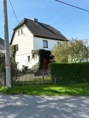Schönes Einfamilienhaus mit viel Potenzial in ruhiger Lage