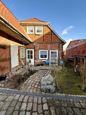Rendite ! Charmantes saniertes Fachwerkhaus & einem Mehrfamilienhaus mit 4 Wohnungen in der Sanierun