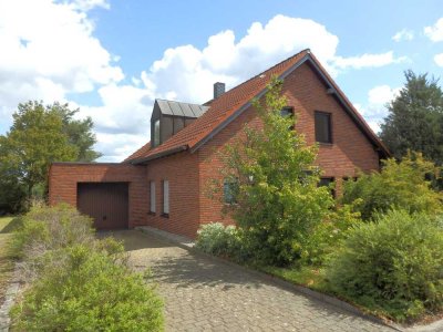 Modernes Einfamilienhaus mit 4 Wohnräumen in Brück/Linthe zu vermieten.