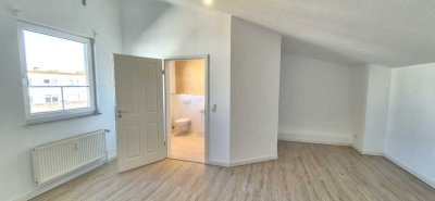 Top-Lage: 2,5-Zimmer-Maisonette-Wohnung mit Dachterrasse und EBK