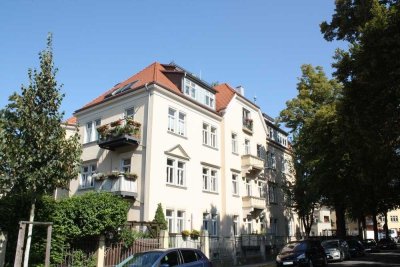 TOP Bezugsfreie 2-Raum-Etagenwohnung mit Balkon in Tolkewitz – Einzug ab 01.08 möglich!