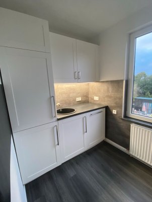 2 Zimmer Wohnung, an Einzelperson, Einbauküche
