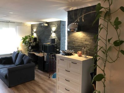 90 m² Haus / Maisonettewohnung 3,5 Raum mit eigenen Garten und Einstellplatz in ruhiger Straße.