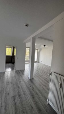 Exklusive 4,5-Zimmer Maisonette in Reutlingen ( 4 Wohnungen von 122-117 m2 )