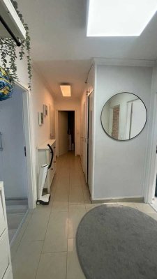 Geschmackvolle 3-Raum-Wohnung mit gehobener Innenausstattung mit Balkon und EBK in Dormagen